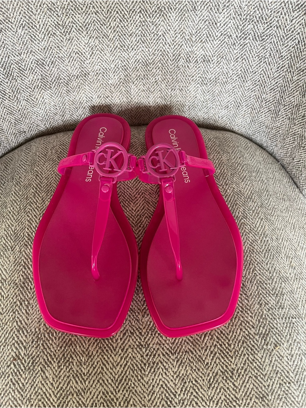 Calvin Klein Jeans Pink Jelly Thong Sandals Women’s Size 7 CK Logo